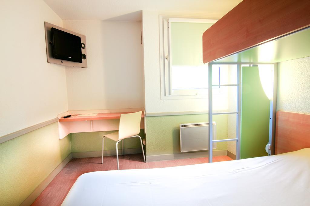 Ibis Budget Châteaudun Exterior photo