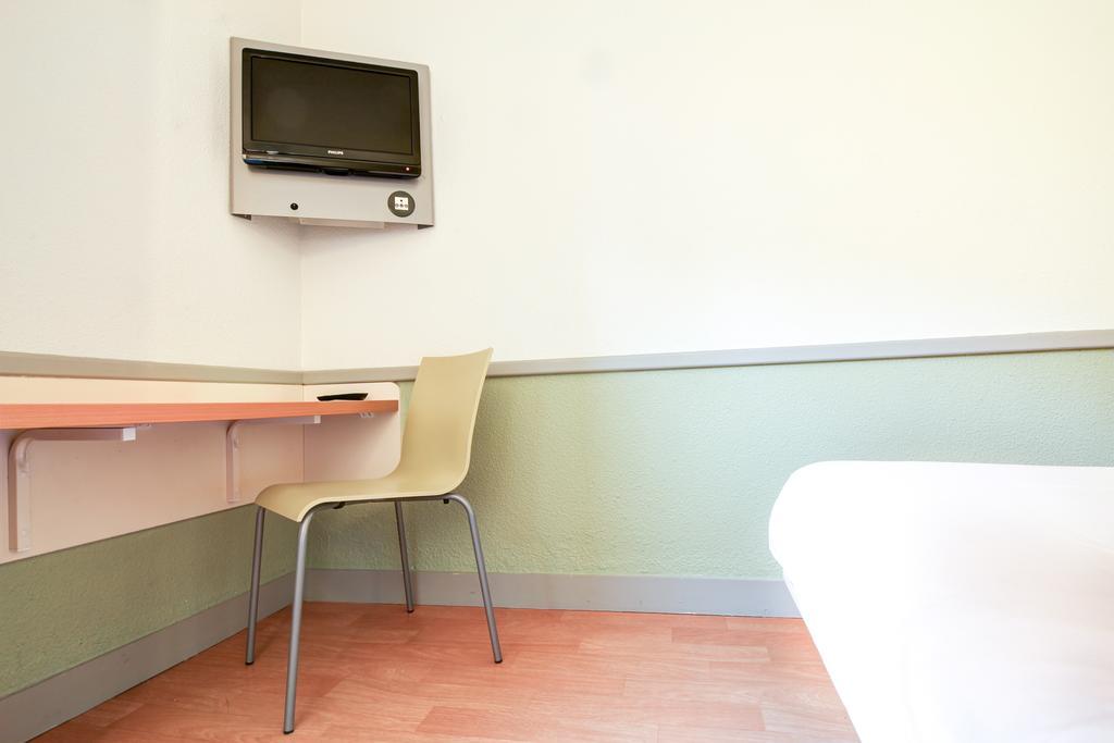 Ibis Budget Châteaudun Exterior photo