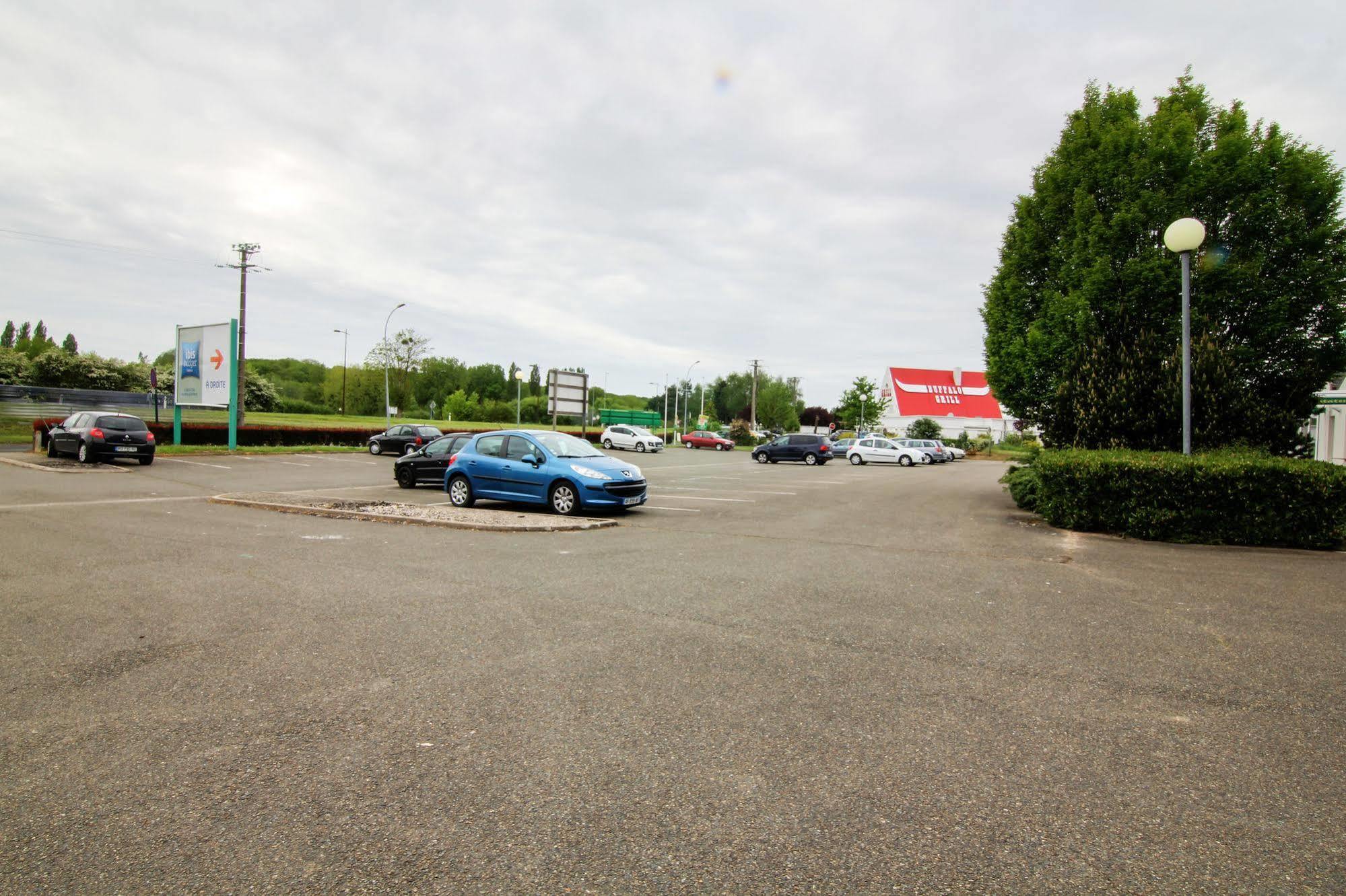 Ibis Budget Châteaudun Exterior photo