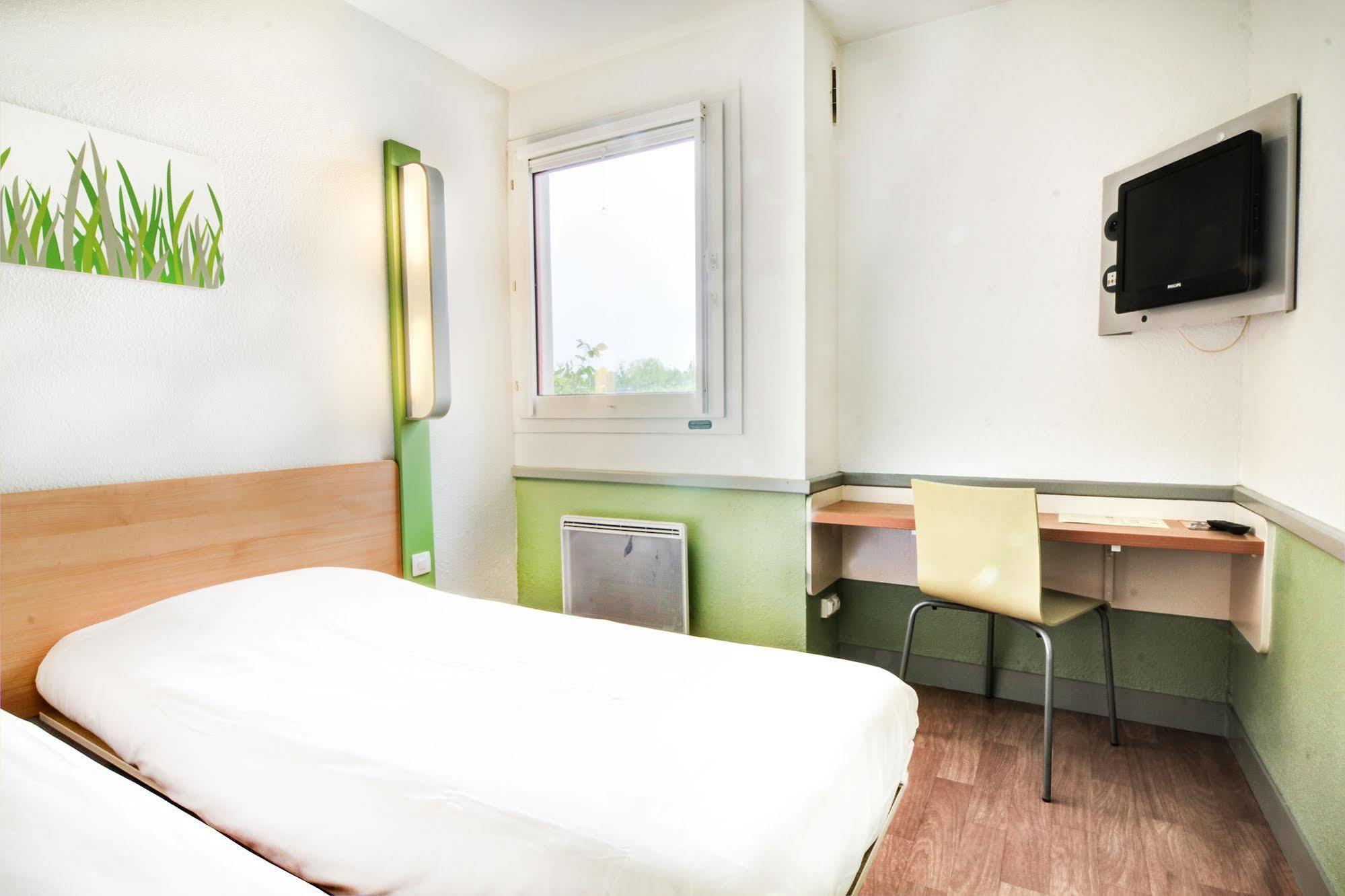 Ibis Budget Châteaudun Exterior photo