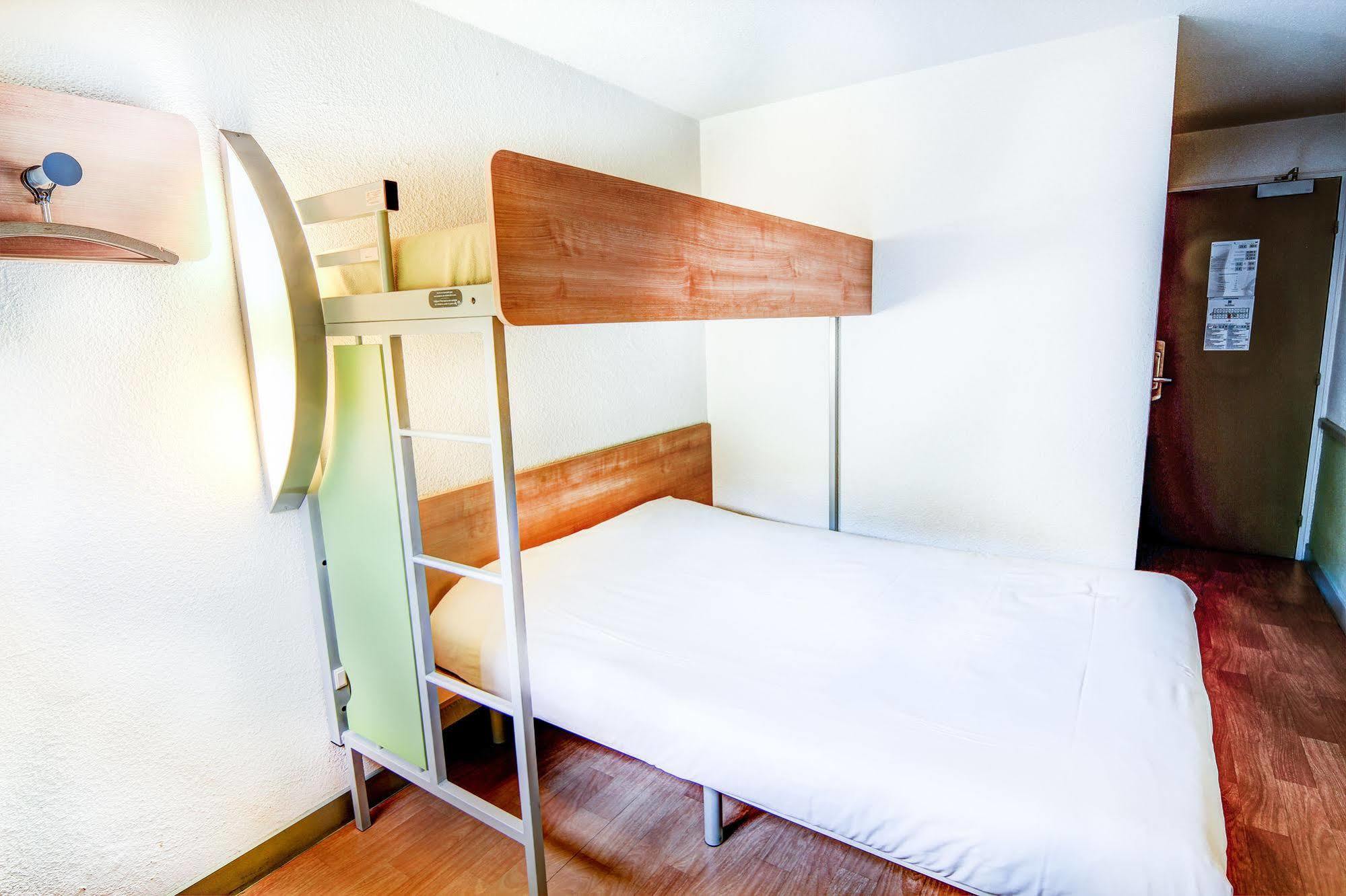 Ibis Budget Châteaudun Exterior photo
