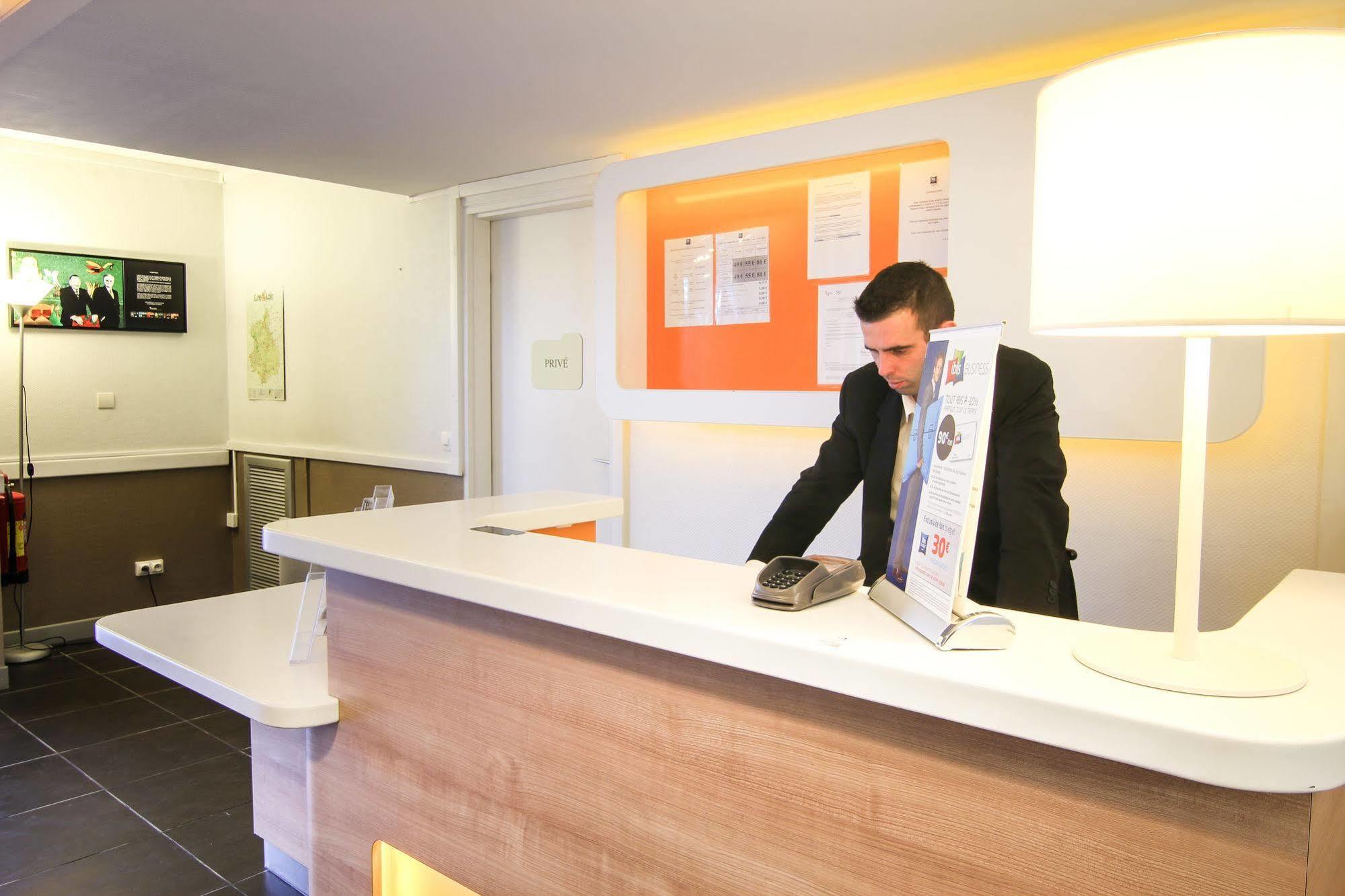 Ibis Budget Châteaudun Exterior photo