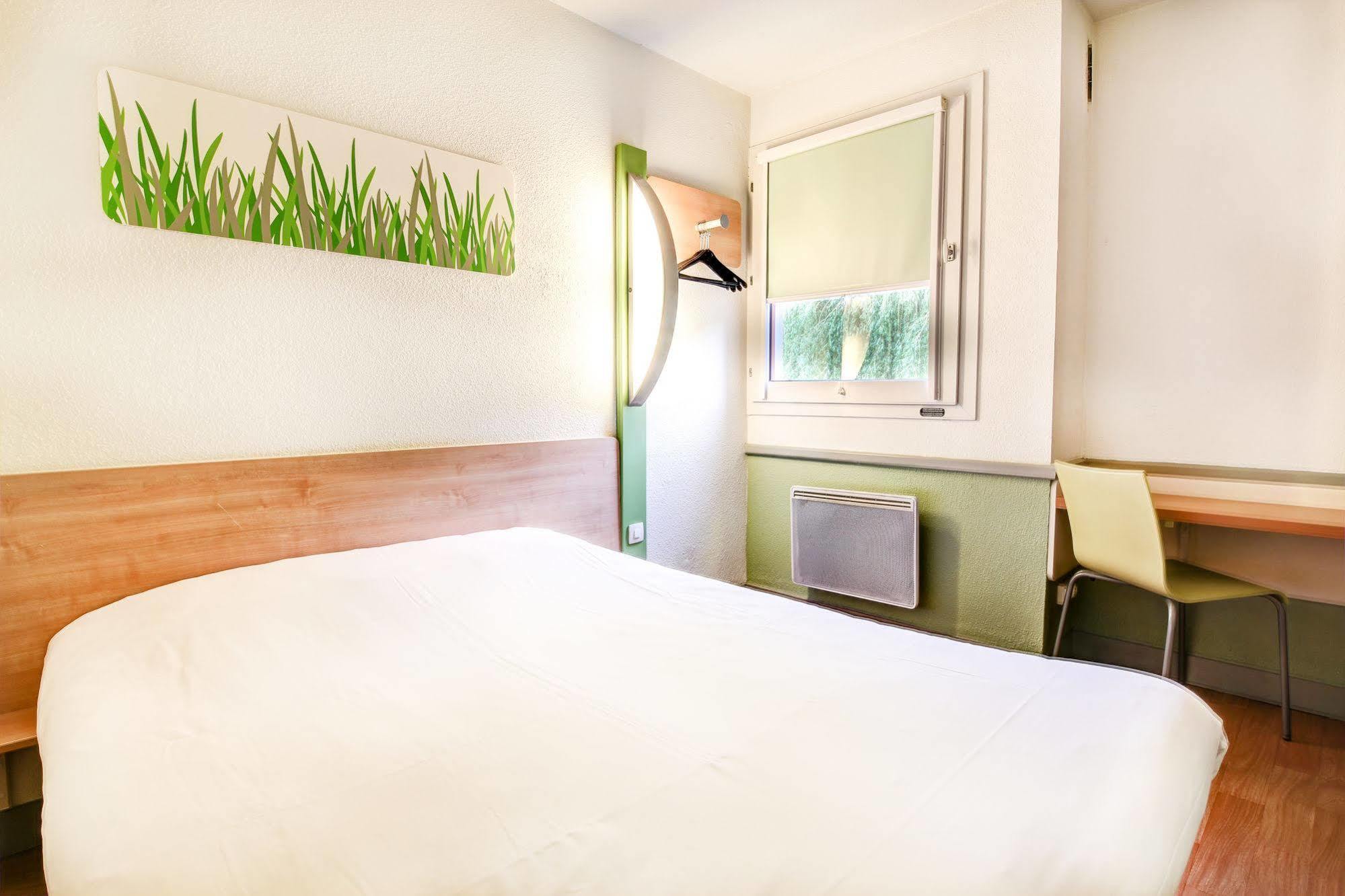 Ibis Budget Châteaudun Exterior photo