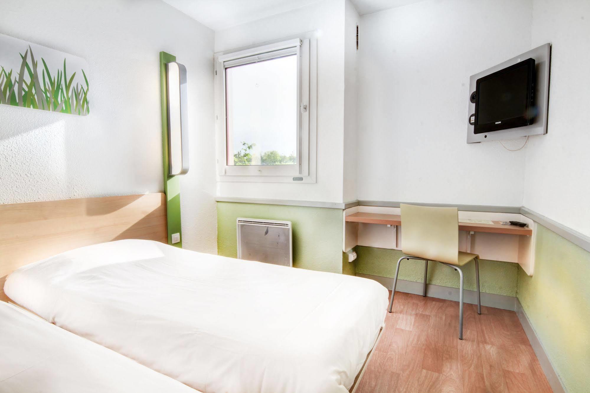 Ibis Budget Châteaudun Exterior photo