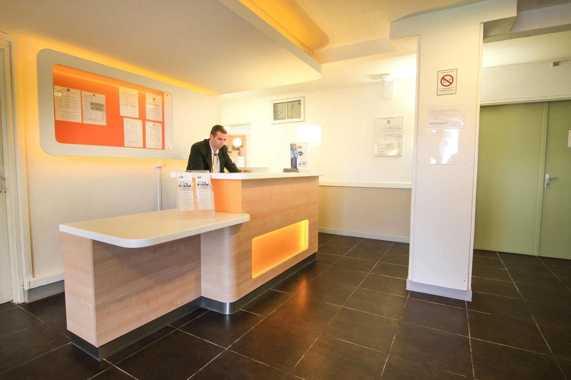 Ibis Budget Châteaudun Exterior photo